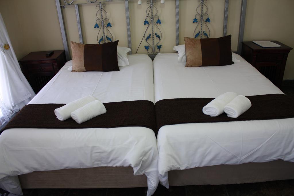 Sir Lambert'S Guesthouse Lambert's Bay Bagian luar foto
